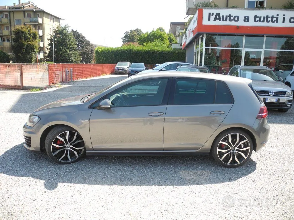 Volkswagen Golf 2017 photo 2
