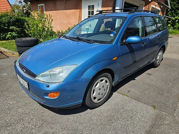 Ford Focus 2000 photo 2
