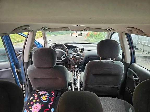 Ford Focus 2000 photo 3