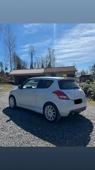 Suzuki Swift 2012 photo 4