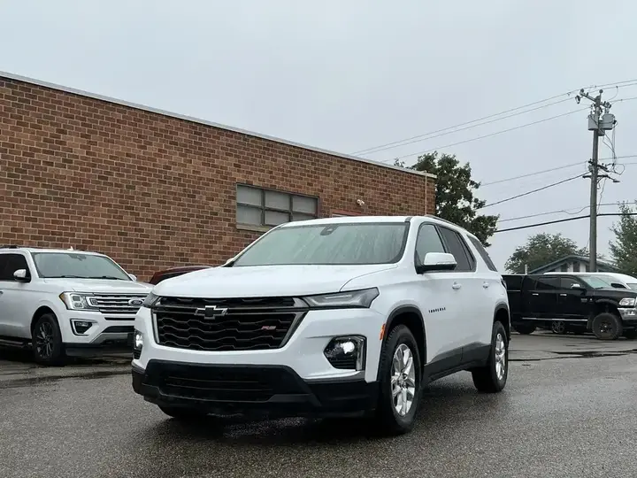 Chevrolet Traverse 2022 photo 3