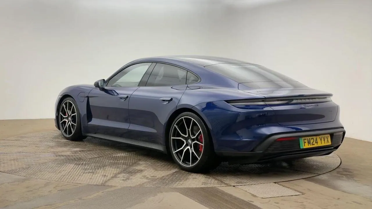 Porsche Taycan 2024 photo 2