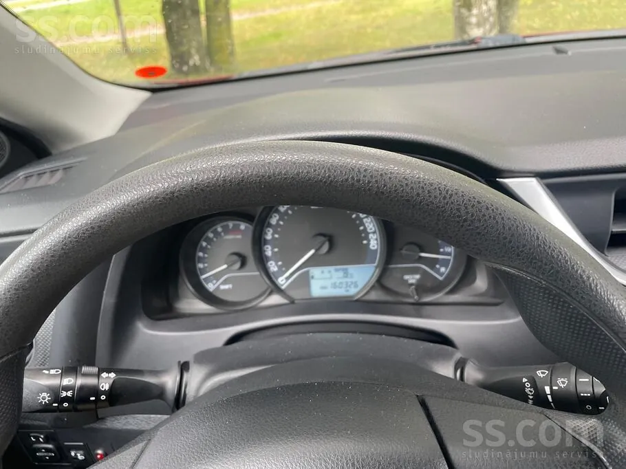 Toyota Auris 2017 photo 5