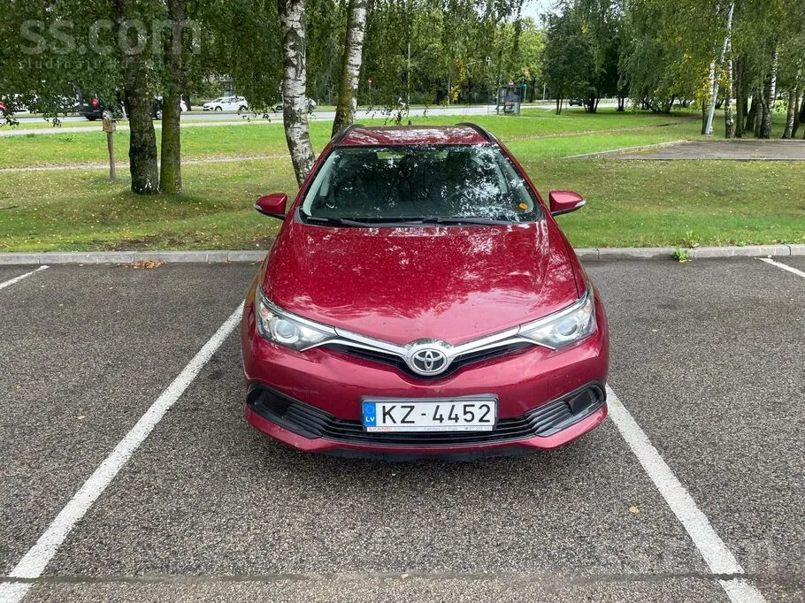 Toyota Auris 2017 photo 3