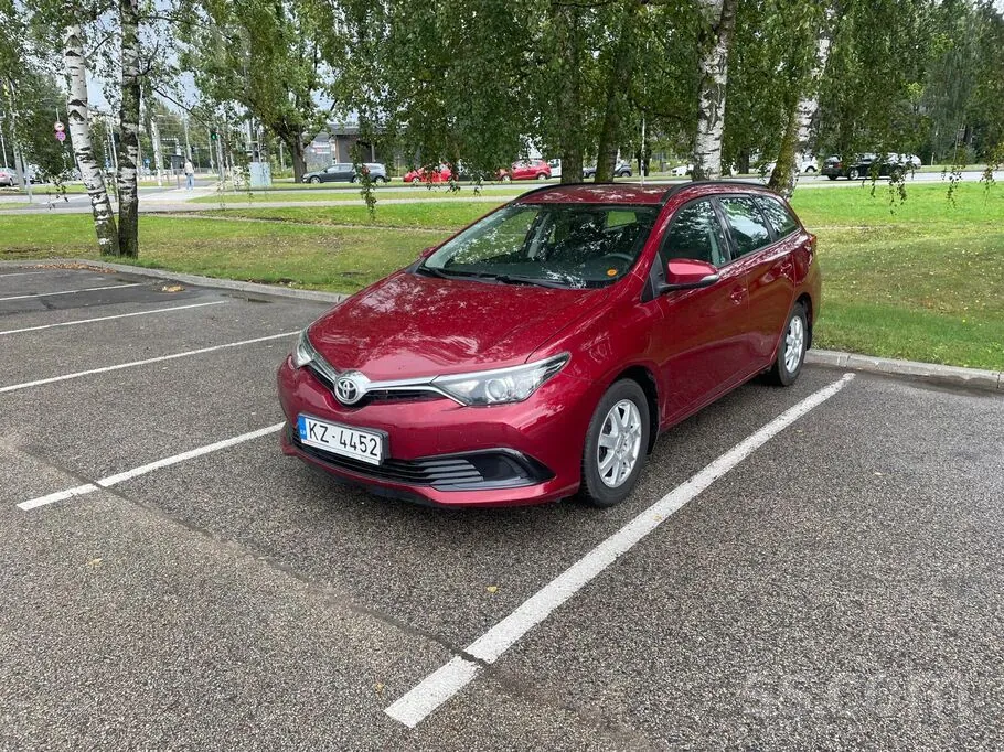 Toyota Auris 2017 photo 2