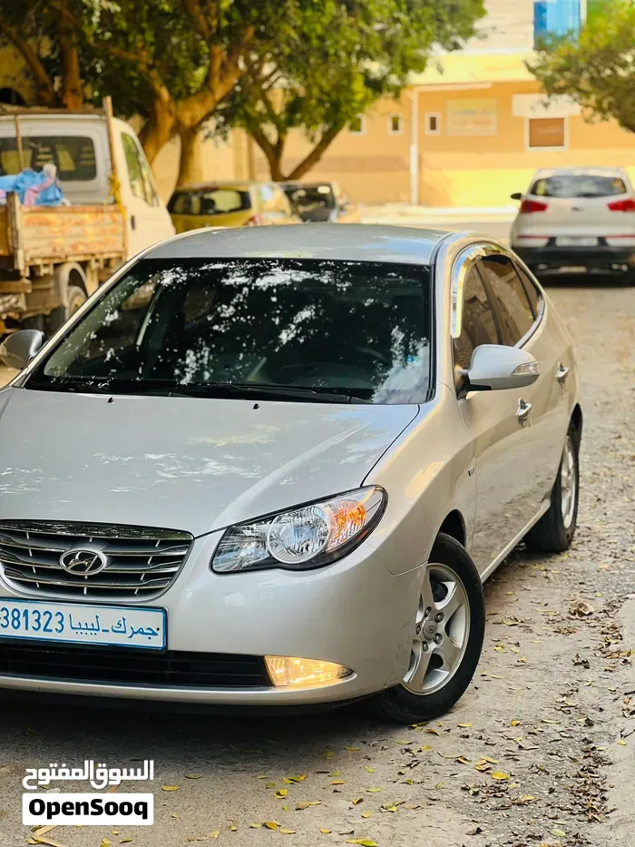 Hyundai Avante 2010 photo 2
