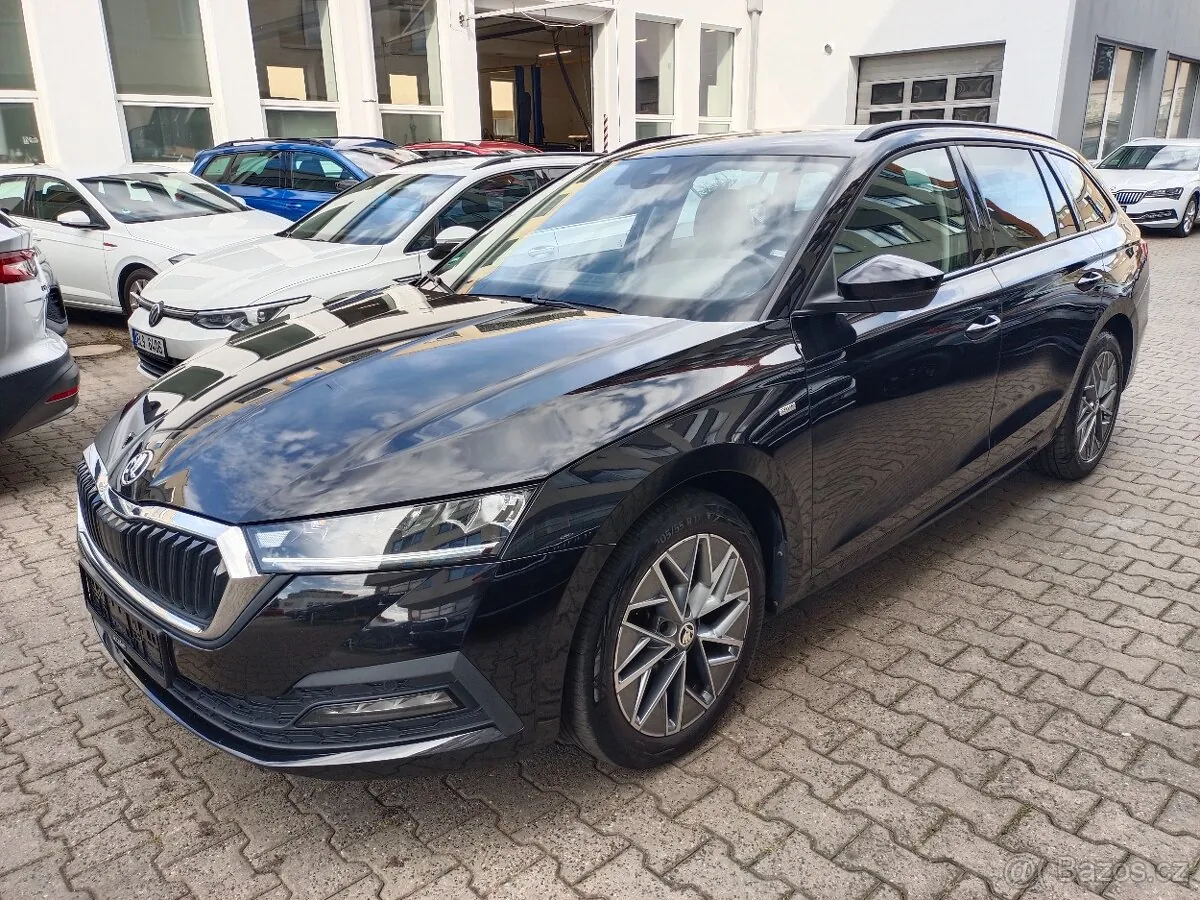 Skoda Octavia 2023 photo 2