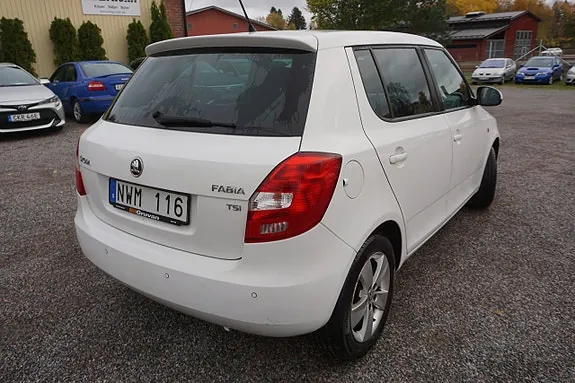 Skoda Fabia 2014 photo 3