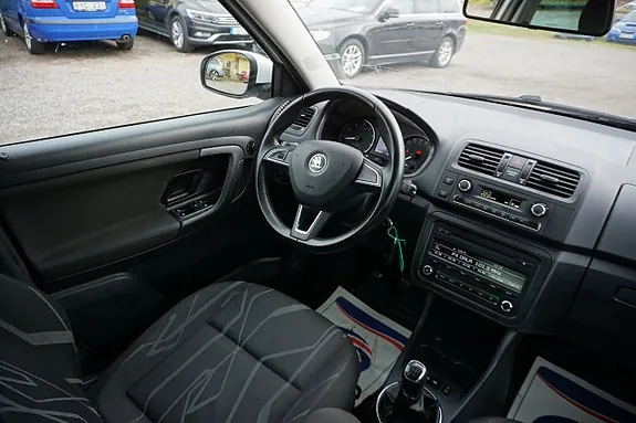 Skoda Fabia 2014 photo 5