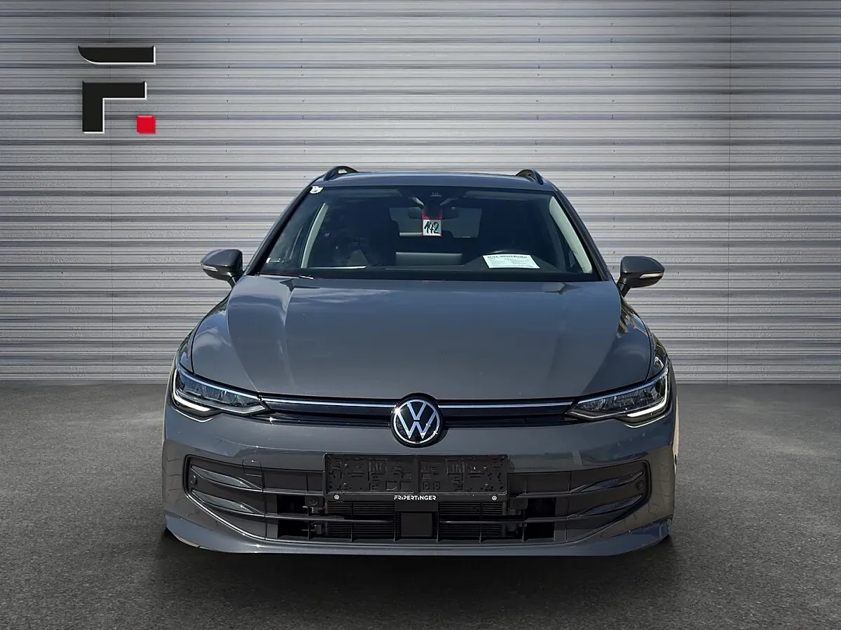 Volkswagen Golf 2024 photo 2