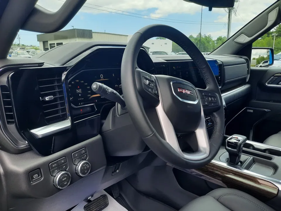 GMC Sierra 1500 2026 photo 2