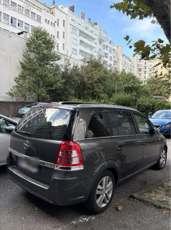 Opel Zafira 2011 photo 2