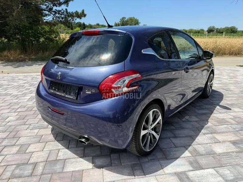 Peugeot 208 2012 photo 5