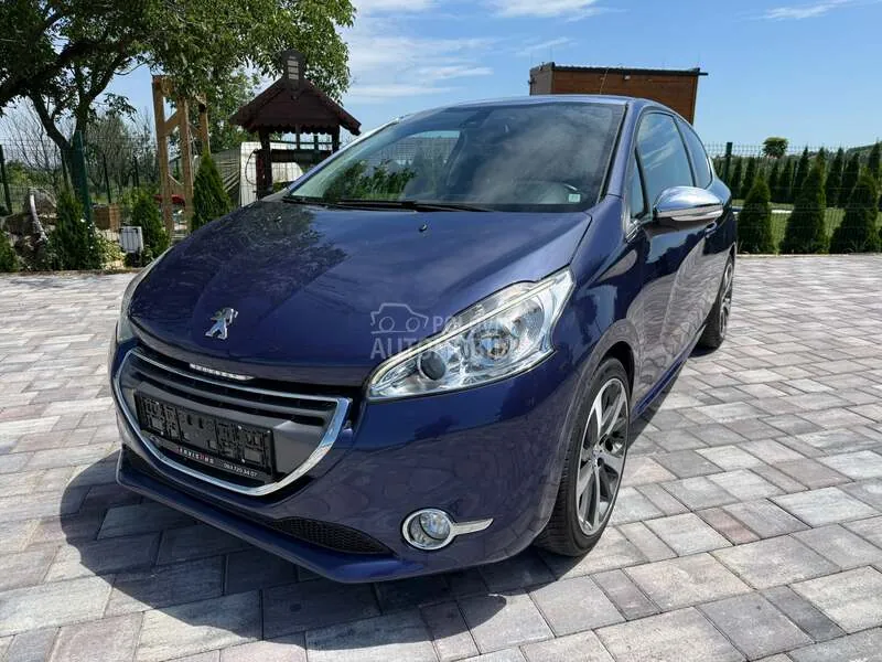Peugeot 208 2012 photo 2