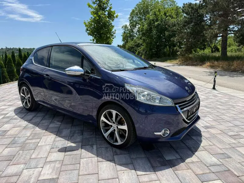 Peugeot 208 2012 photo 3