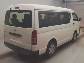 Toyota Hiace 2023 photo 3