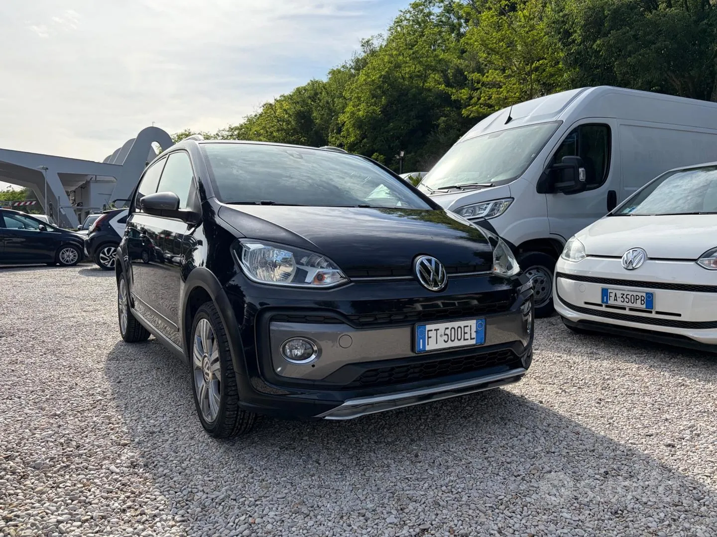 Volkswagen Up 2018 photo 2