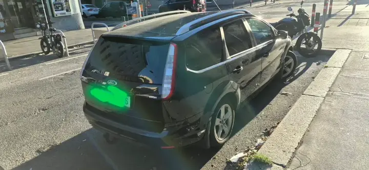 Ford Focus 2011 photo 2