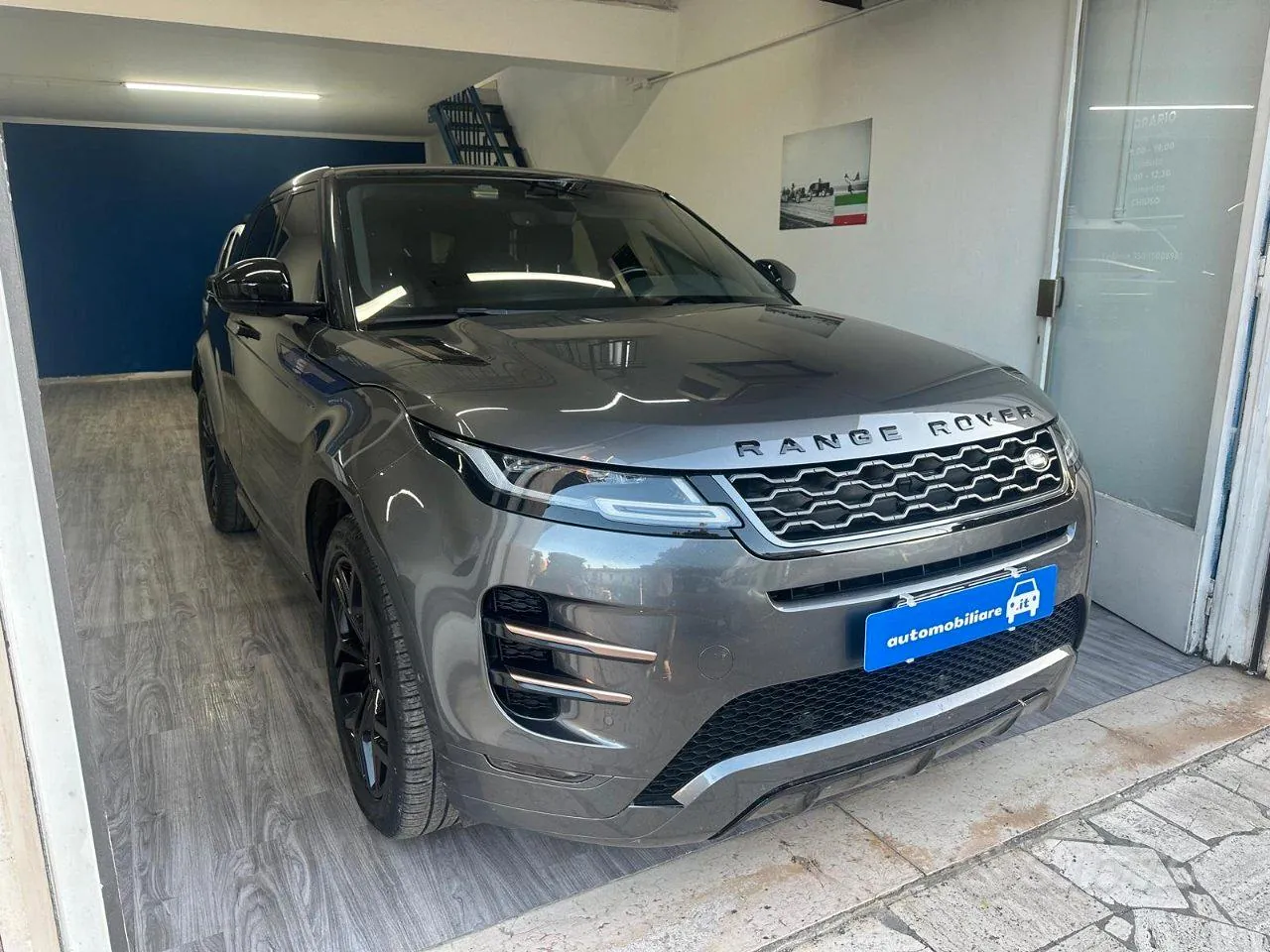 Land Rover Range Rover Evoque 2019 photo 2