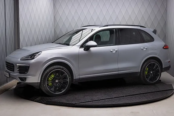 Porsche Cayenne S 2017 photo 2