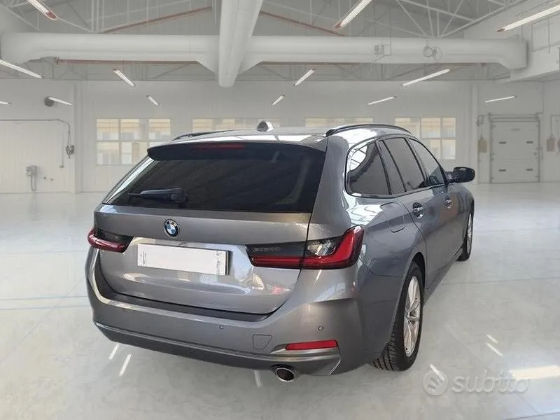 BMW 3 Series 2023 photo 4