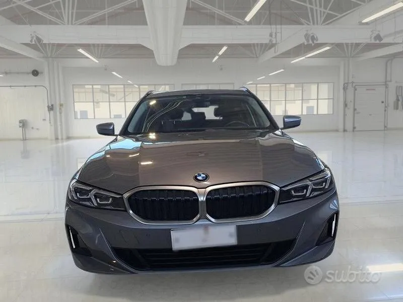 BMW 3 Series 2023 photo 2
