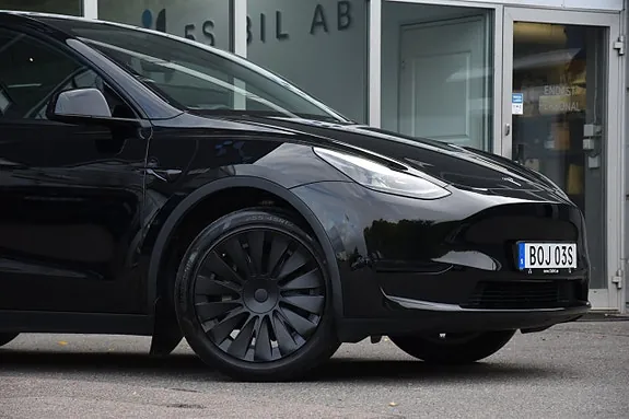 Tesla Model Y 2023 photo 3