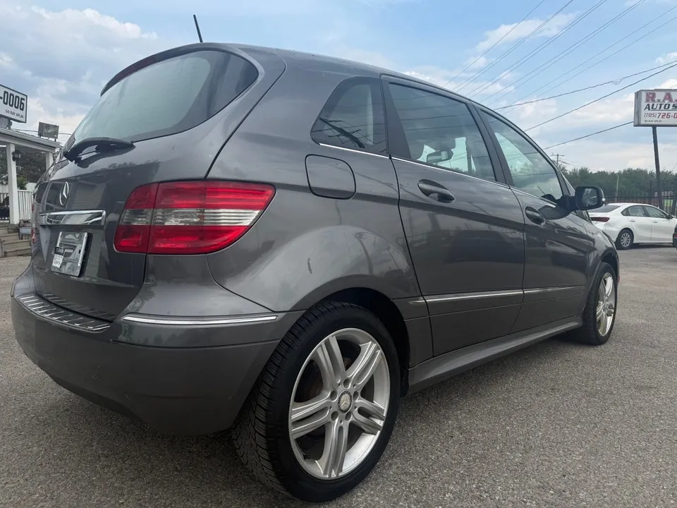 Mercedes-Benz B-Class 2011 photo 3