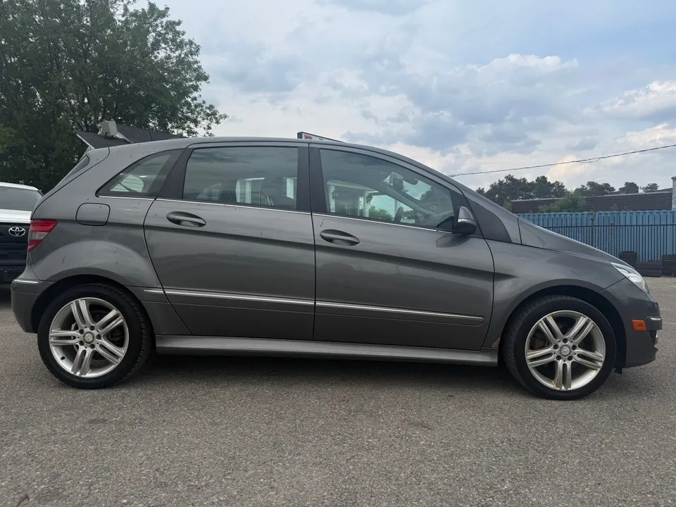 Mercedes-Benz B-Class 2011 photo 2