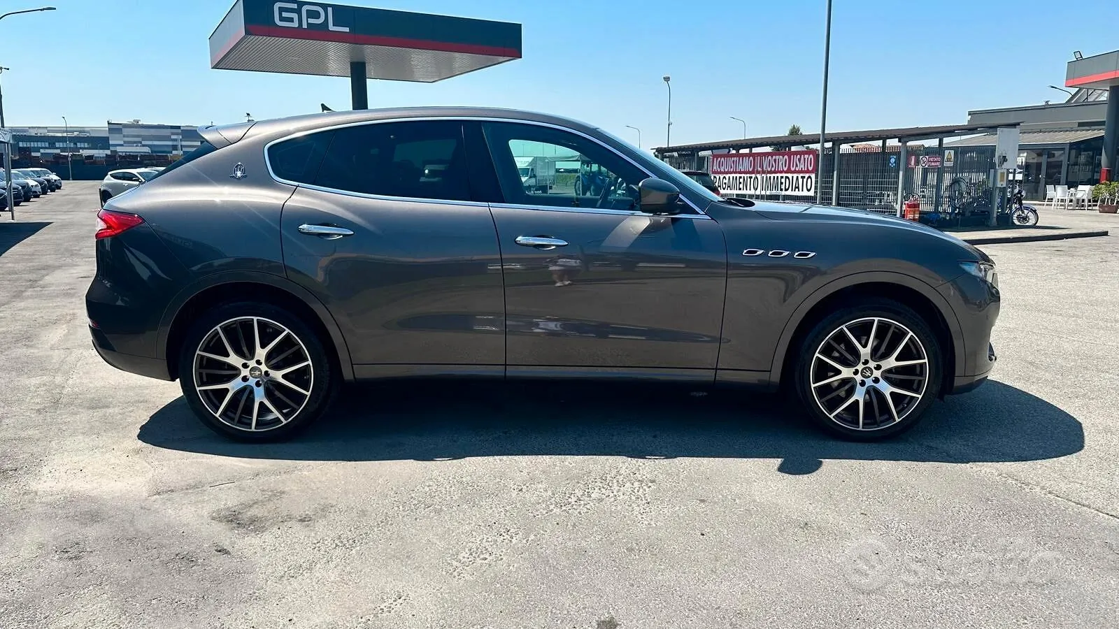 Maserati Levante 2017 photo 5