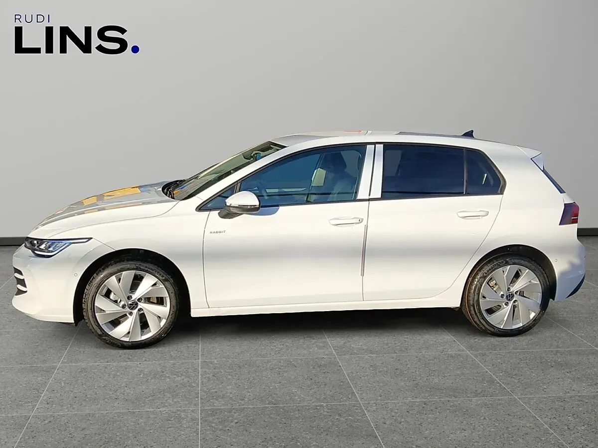 Volkswagen Golf 2026 photo 2