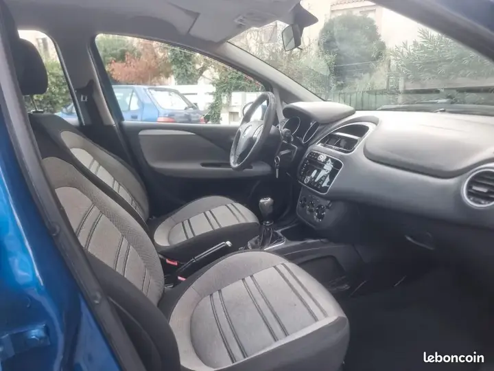 Fiat Grande Punto 2010 photo 3