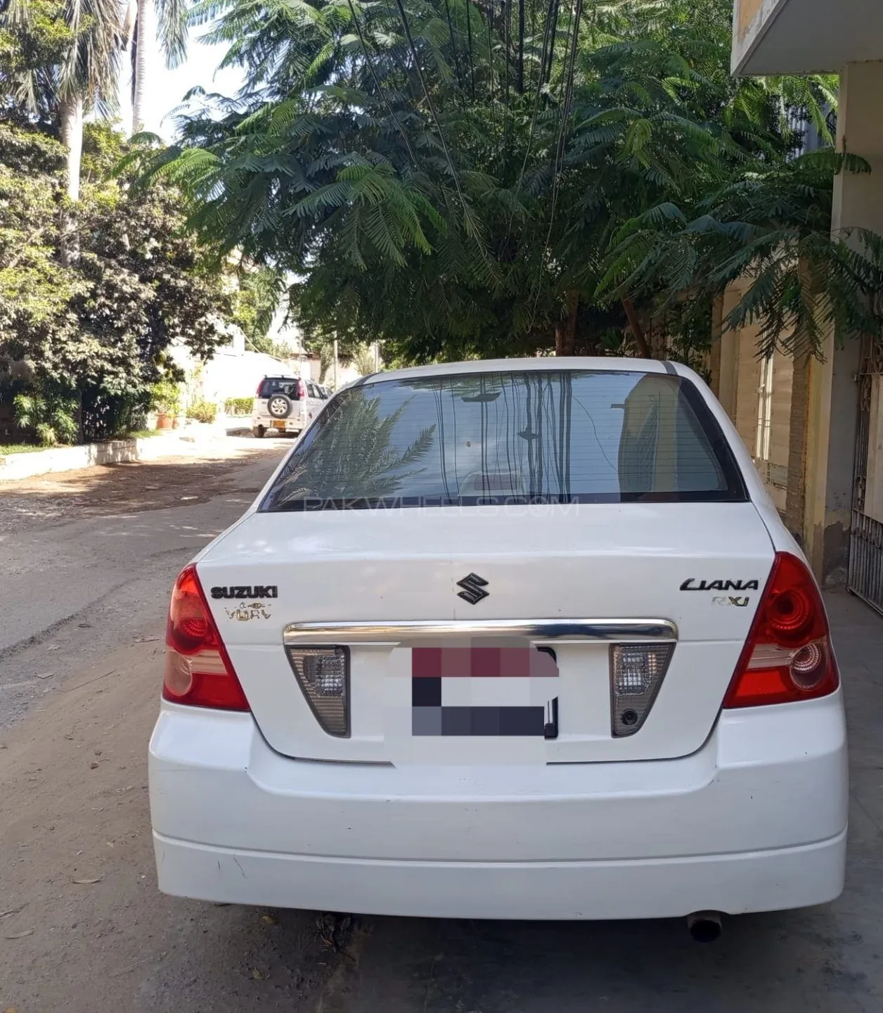 Suzuki Liana