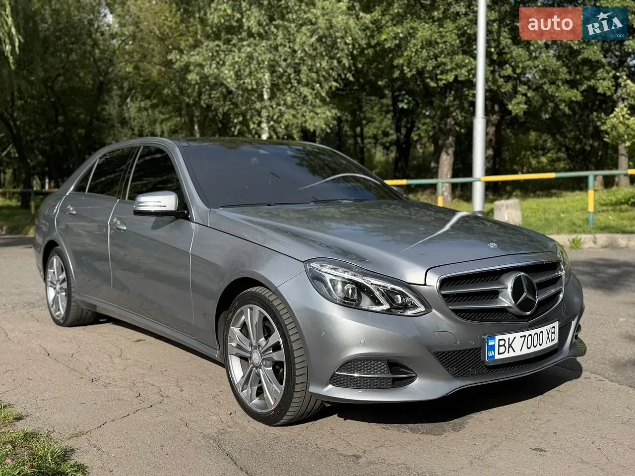 Mercedes-Benz E-Class 2013 photo 2