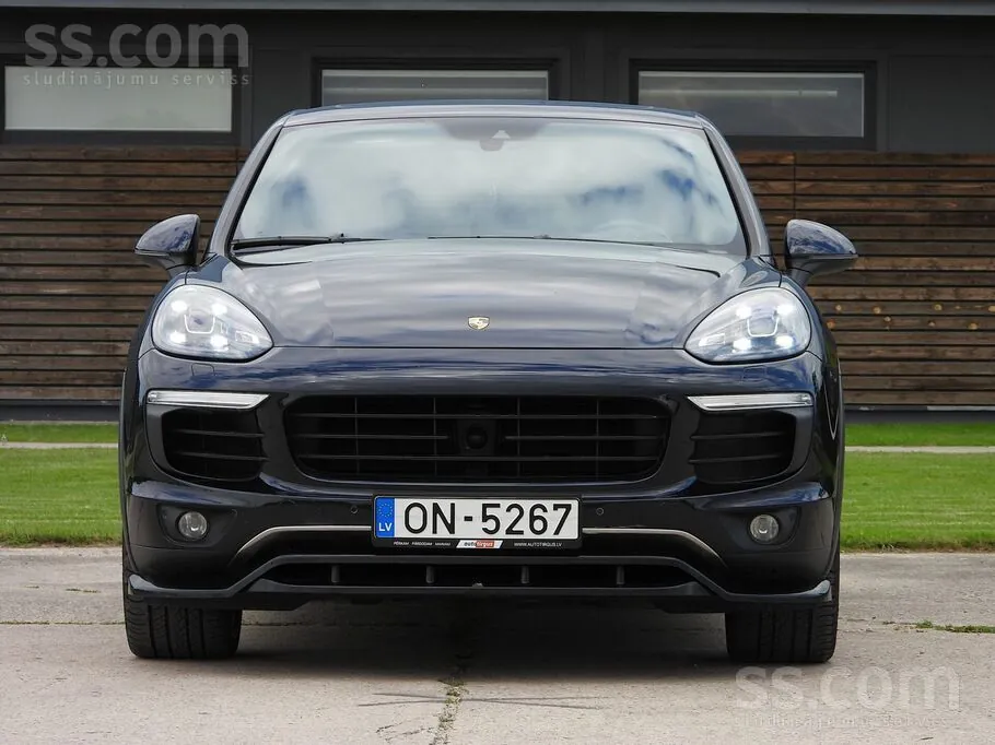 Porsche Cayenne 2015 photo 2
