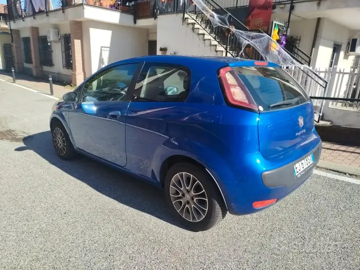 Fiat Punto Evo 2011 photo 3