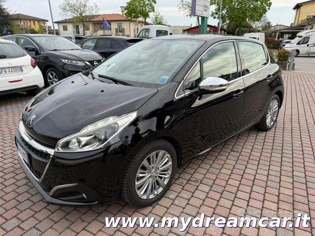 Peugeot 208 2019 photo 3