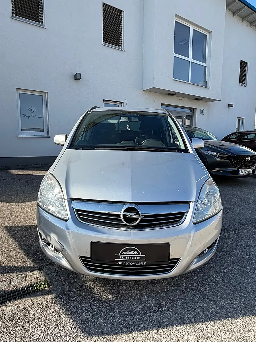 Opel Zafira 2010 photo 2