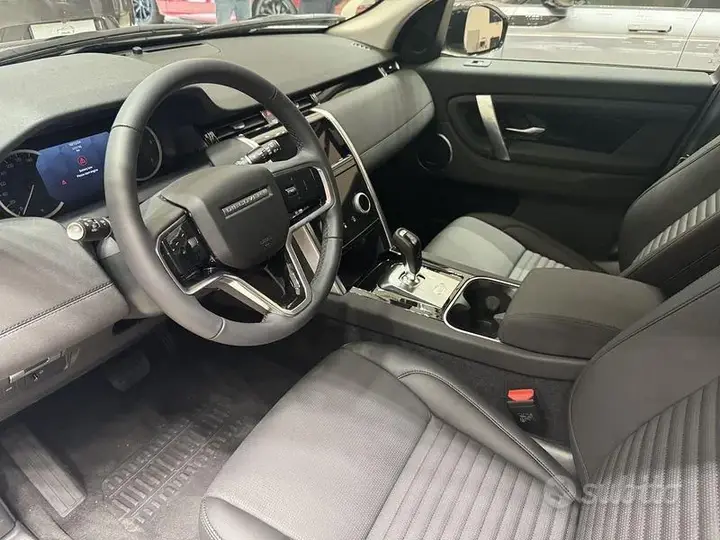 Land Rover Discovery Sport 2024 photo 4