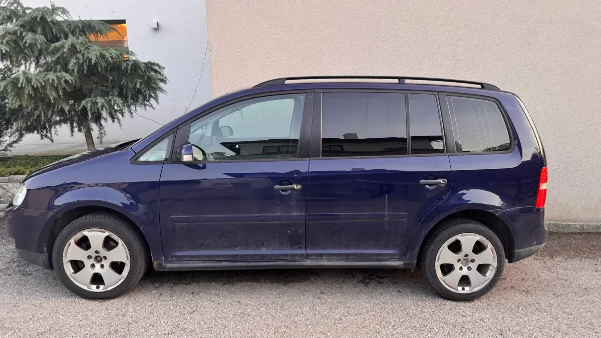 Volkswagen Touran 2005 photo 2