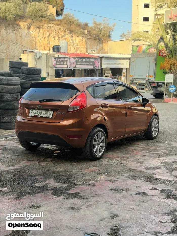 Ford Fiesta 2013 photo 4