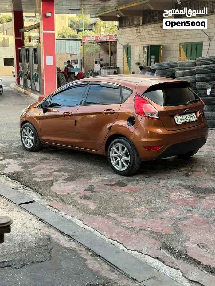 Ford Fiesta 2013 photo 2