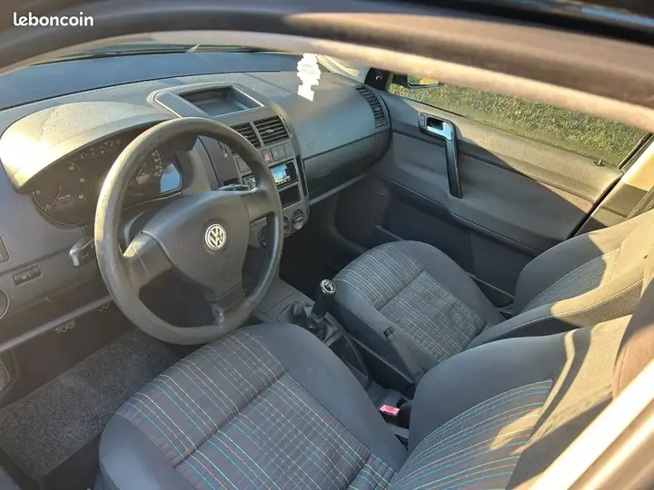 Volkswagen Polo 2009 photo 3
