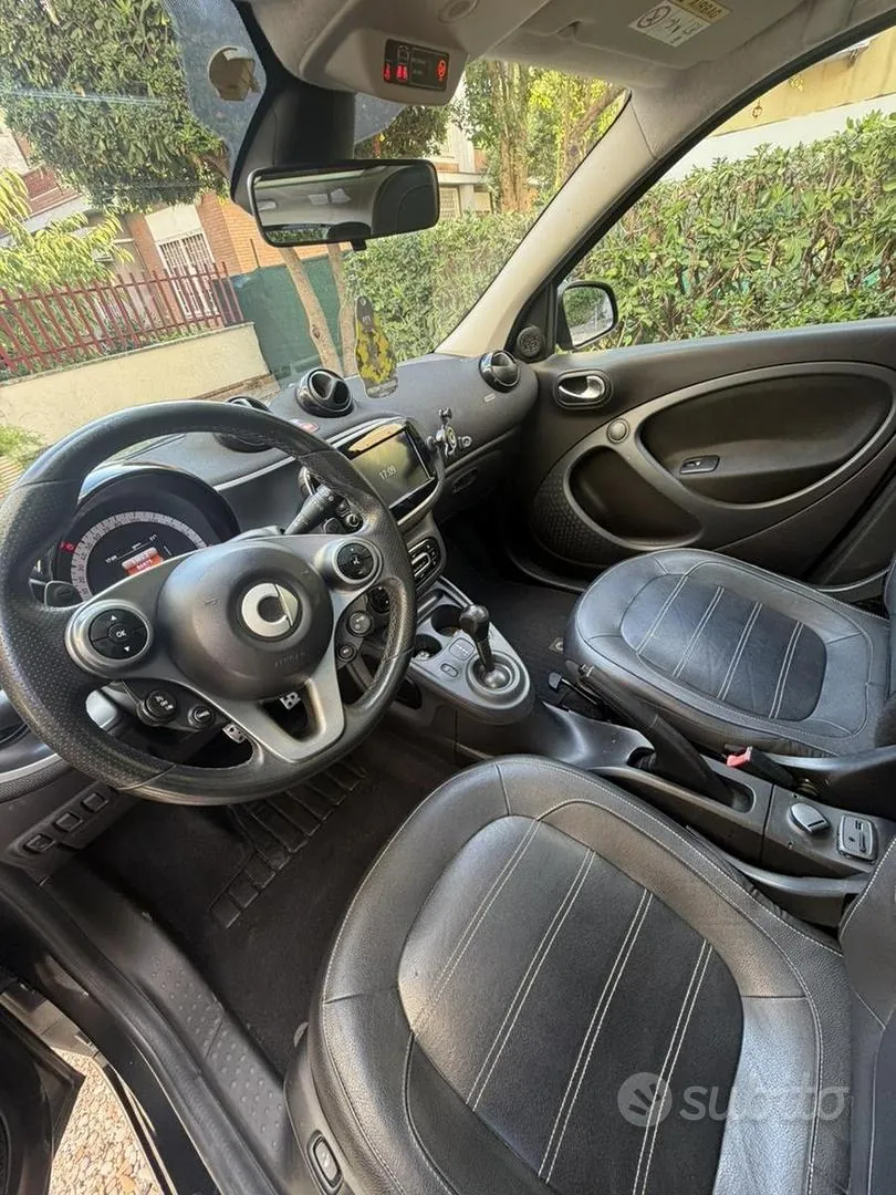 Smart Fourfour 2016 photo 2