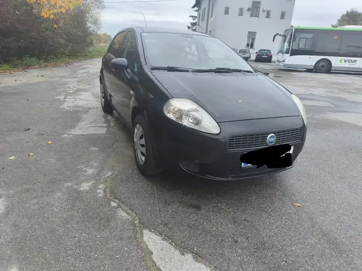 Fiat Grande Punto 2007 photo 2