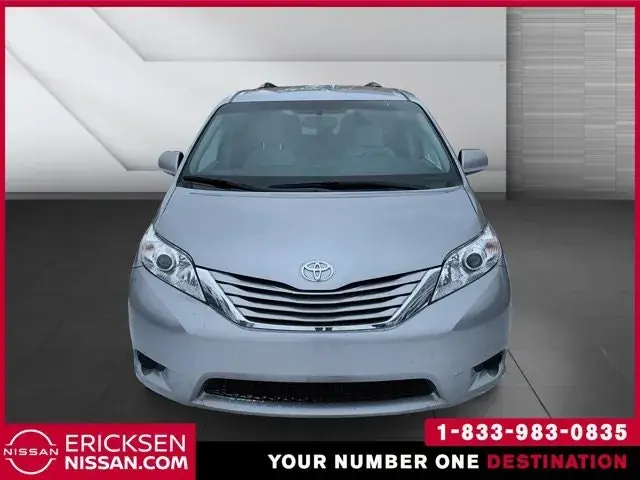 Toyota Sienna 2017 photo 2