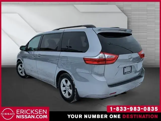 Toyota Sienna 2017 photo 4