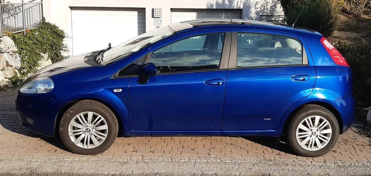 Fiat Grande Punto 2007 photo 2