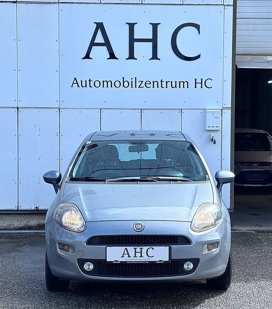 Fiat Punto 2012 photo 2