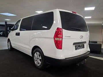 Hyundai H1 2010 photo 3